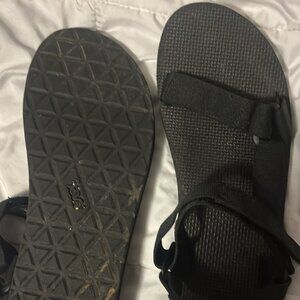 Men's size 9 black Teva sandals